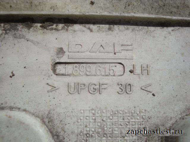 1374548.Крышка (дверца) бардачка DAF XF