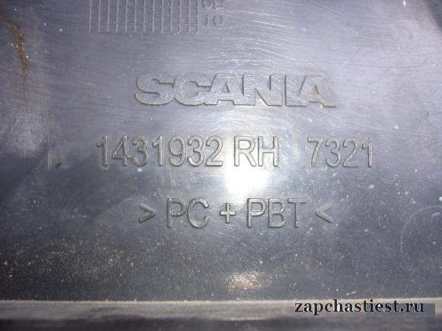 Накладка правая на крыло Scania R-Serie