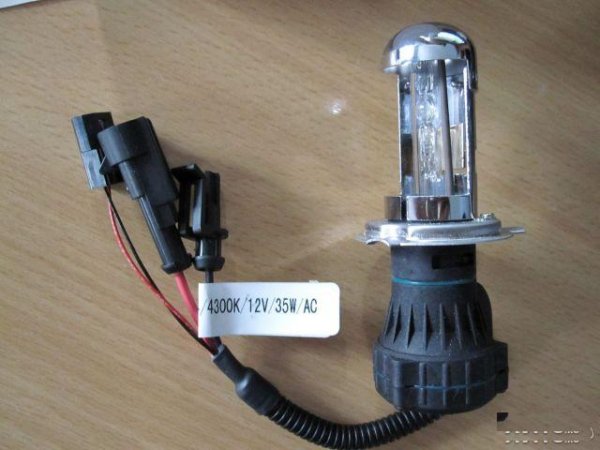 Биксеноновая лампа H4 4300К