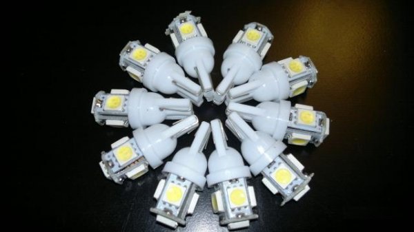 Светодиодные лампы T10 W5W (10 штук)